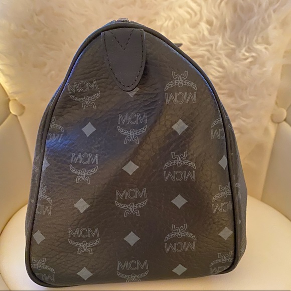 Used MCM bag. Very rare. Great condition. - Picture 3 of 4